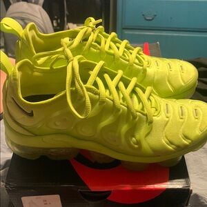 Women’s Nike Vapormax size 7.5